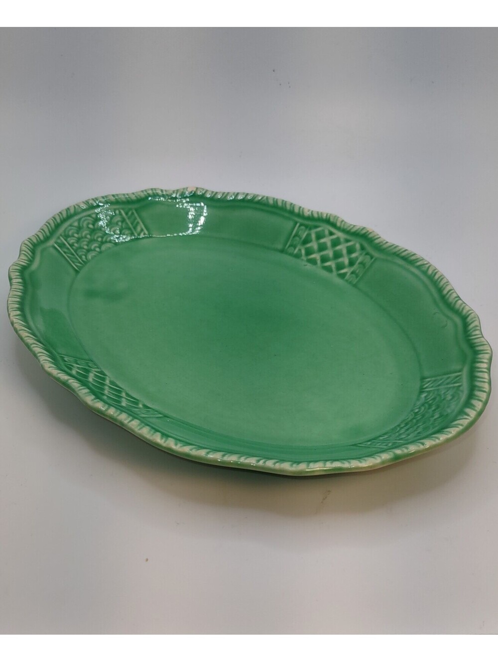 Homer Laughlin Trellis pattern 9 in bowl platter Rare
